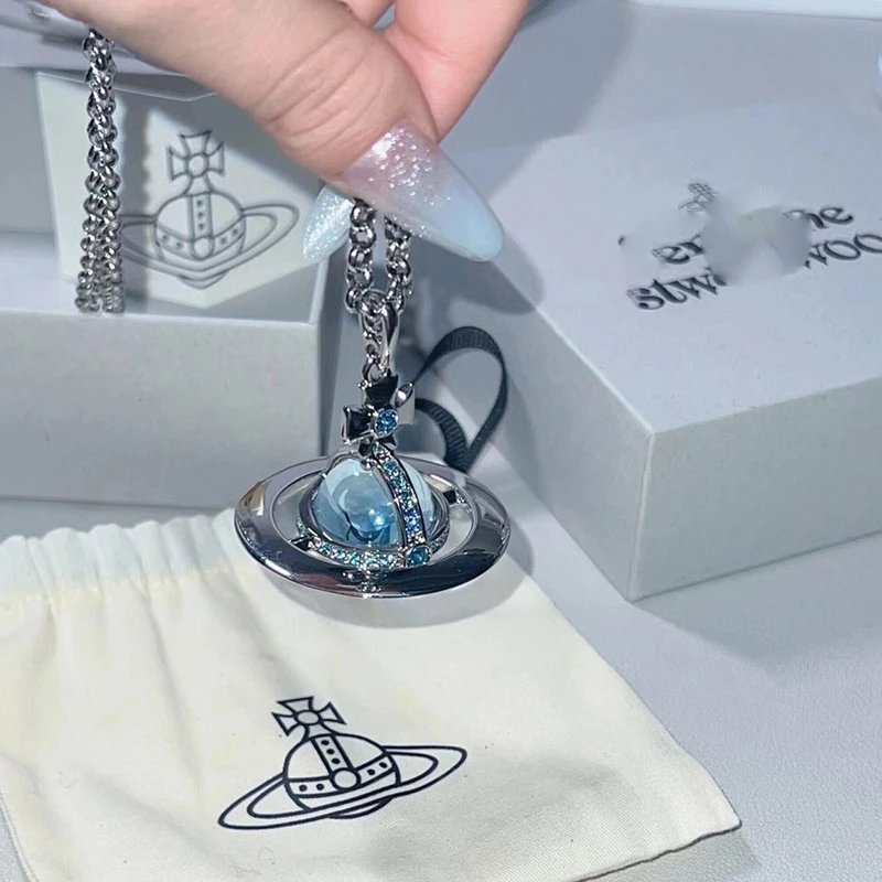 Vivi Enne West Wood Necklace 1